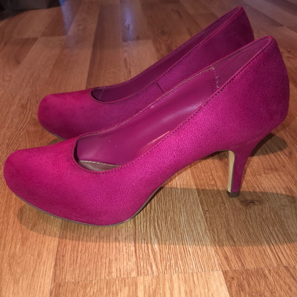 Brash fuchsia platform stilettos size 8 1/2 heel 3 1/4” high